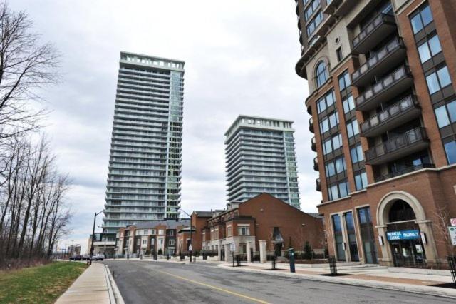 Square One Fully Furnished Suite Mississauga Zewnętrze zdjęcie